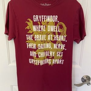 Harry Potter Gryffindor Short Sleeve Shirt. Sz. M